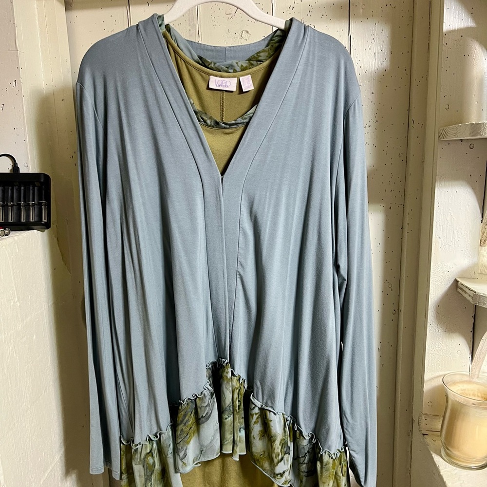 LOGO by Lori Goldstein Gray Long Sleeve Asymmetrical Ruffled Tunic